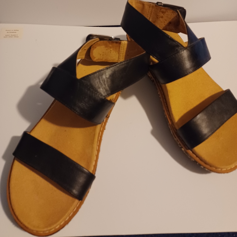 Vionic wedge sandal